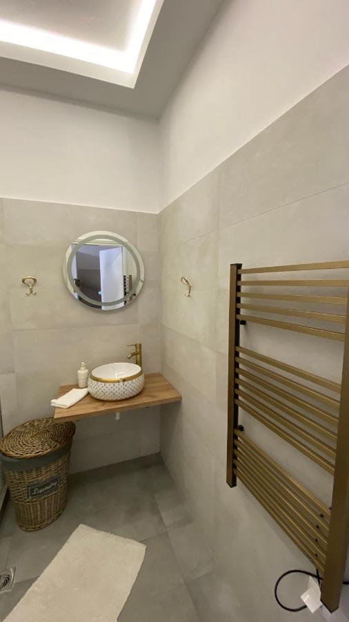 Patras Golden Suite Ngoại thất bức ảnh