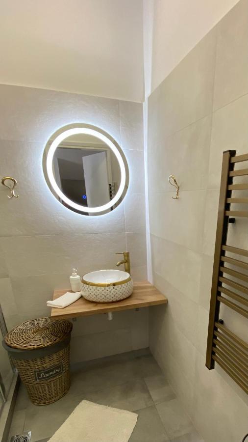 Patras Golden Suite Ngoại thất bức ảnh