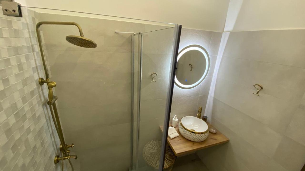 Patras Golden Suite Ngoại thất bức ảnh