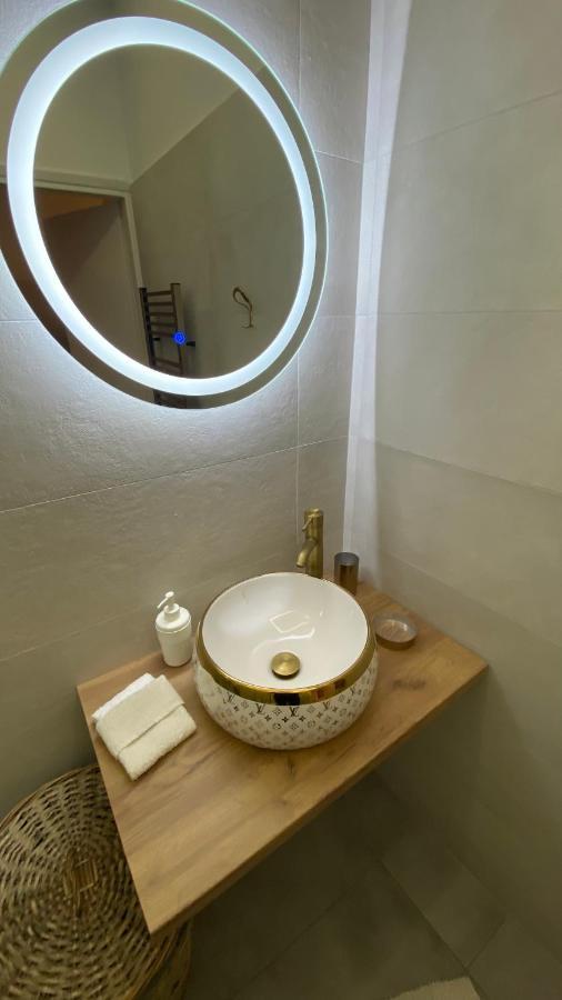 Patras Golden Suite Ngoại thất bức ảnh