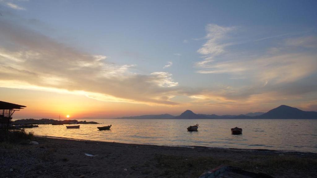 Patras Golden Suite Ngoại thất bức ảnh